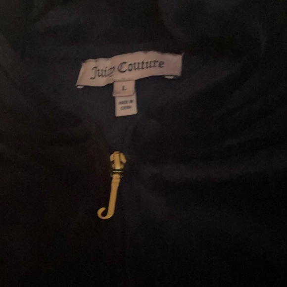 **SOLD** “Vintage” y2k Juicy Couture track jacket - Picture 4 of 5